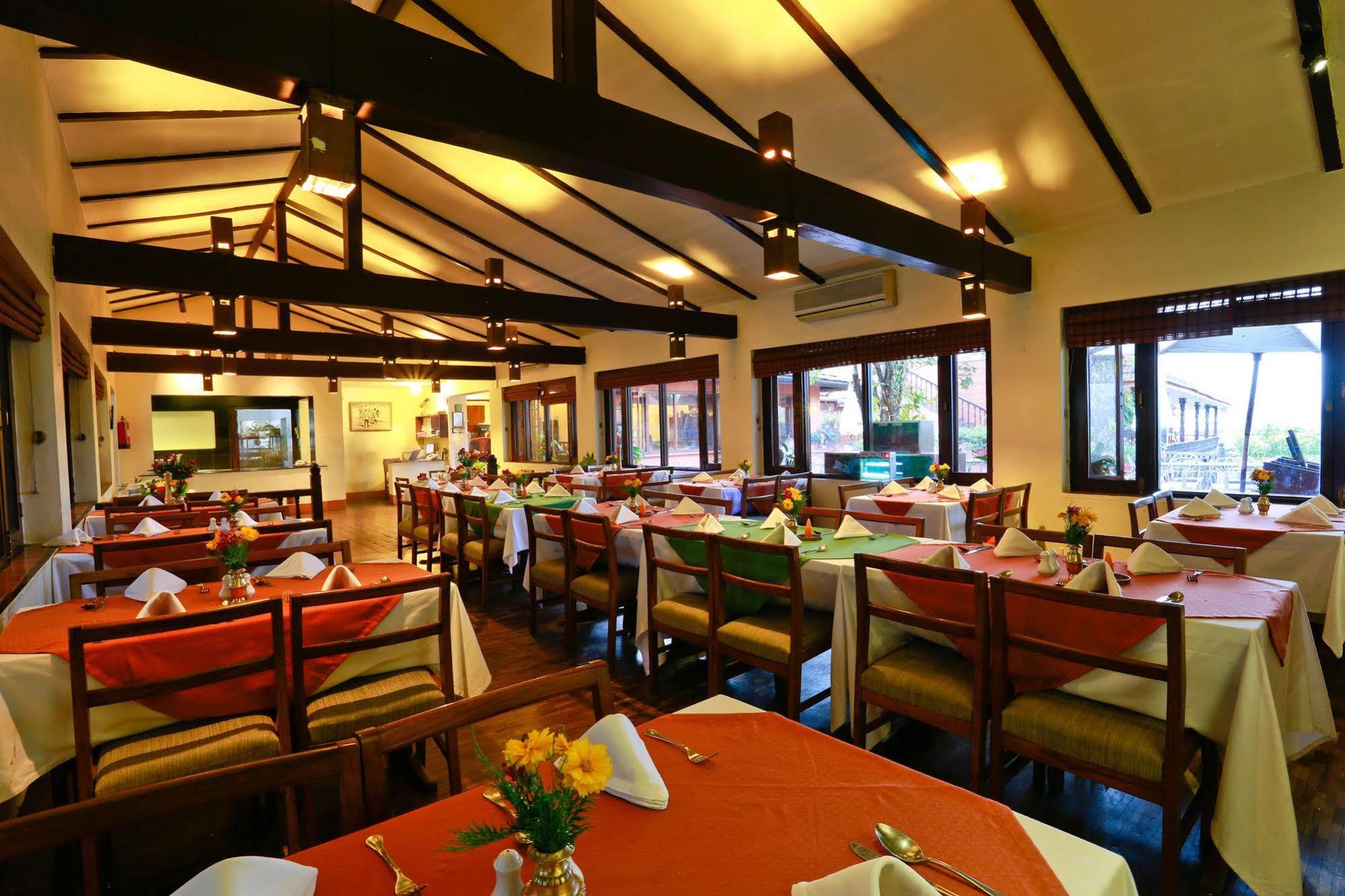 Summit Hotel Lalitpur Exterior foto